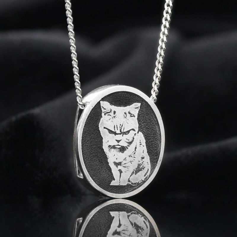 Unique Design Oval Silver Cat Photo Pendant