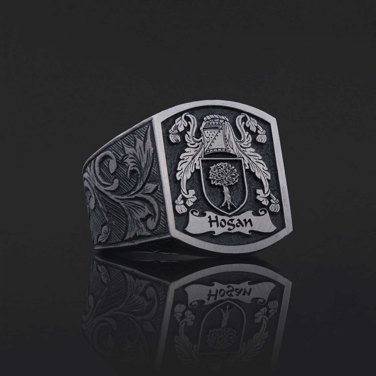 Celtic Design Family Ring, Personalized Heritage Crest Ring