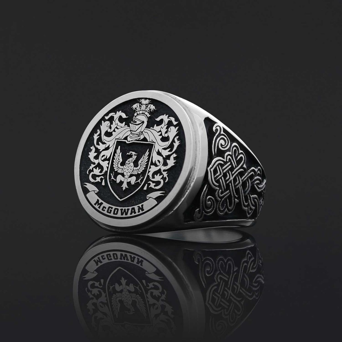 Family Coat of Arms Ring, Personalized Round Family Ring