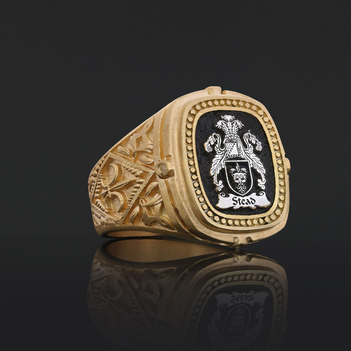 Heritage Family Crest Ring, Heraldic Family Crest Ring