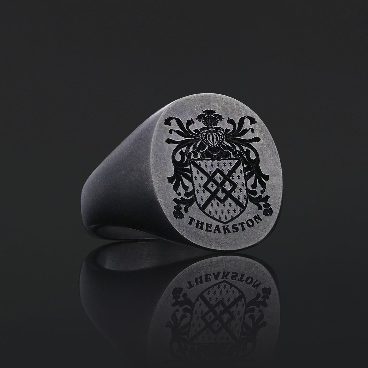 Oval Engraved Family Crest Ring, Personalized Oval Family Crest Ring
