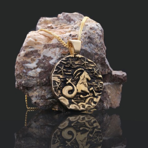 Capricorn Pendant, Elegant Zodiac Jewelry, Stylish Zodiac Capricorn Necklace
