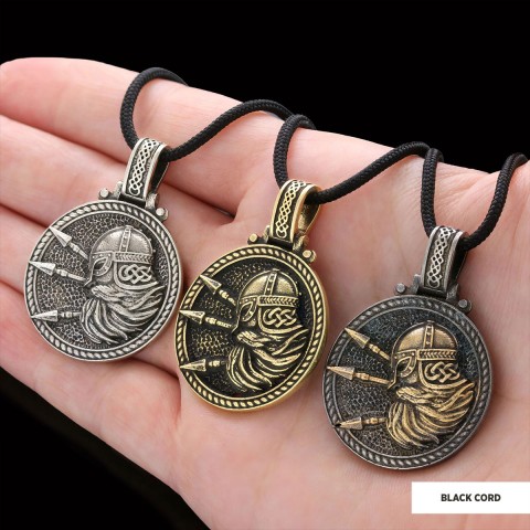 Custom Design Round Shaped Three Spear Viking Necklace
