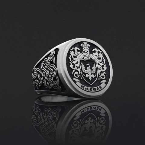 Family Coat of Arms Ring, Personalized Round Family Ring