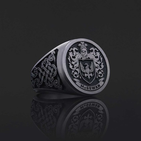 Family Coat of Arms Ring, Personalized Round Family Ring