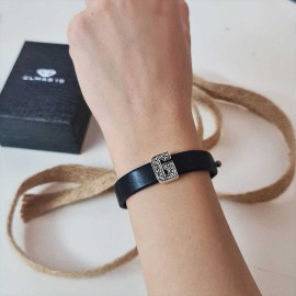 Motif Letter G Leather Bracelet