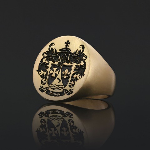 Oval Engraved Family Crest Ring, Personalized Oval Family Crest Ring